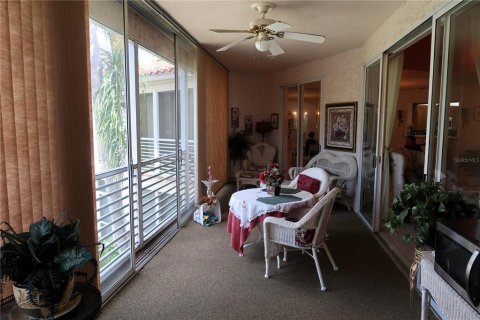 Condo in Bradenton, Florida, 3 bedrooms  № 2202978 - photo 27