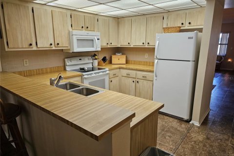 Condo in Bradenton, Florida, 2 bedrooms  № 1629980 - photo 6