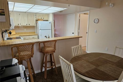 Condo in Bradenton, Florida, 2 bedrooms  № 1629980 - photo 8