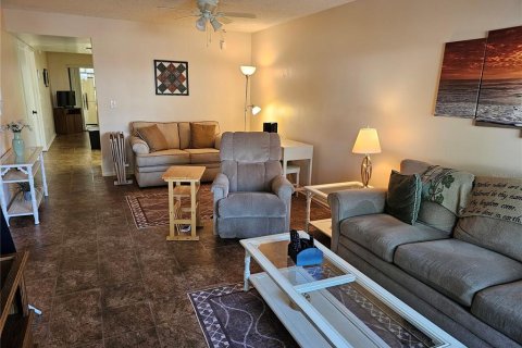 Condo in Bradenton, Florida, 2 bedrooms  № 1629980 - photo 2