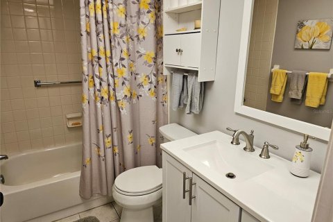 Condo in Bradenton, Florida, 2 bedrooms  № 1629980 - photo 16