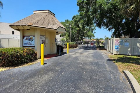 Condo in Bradenton, Florida, 2 bedrooms  № 1629980 - photo 28