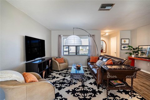 Condominio en venta en Avon Park, Florida, 3 dormitorios, 153.57 m2 № 1722506 - foto 15