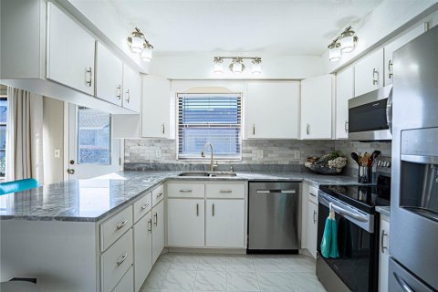 Condominio en venta en Avon Park, Florida, 3 dormitorios, 153.57 m2 № 1722506 - foto 7