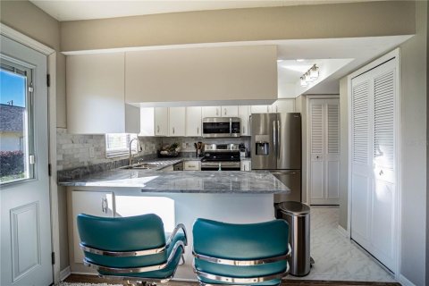 Condominio en venta en Avon Park, Florida, 3 dormitorios, 153.57 m2 № 1722506 - foto 9