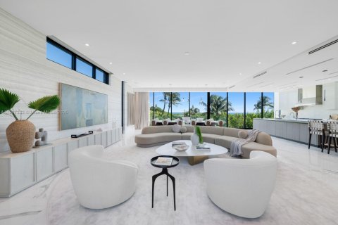 Villa ou maison à vendre à Miami Beach, Floride: 6 chambres, 589.93 m2 № 1968643 - photo 12