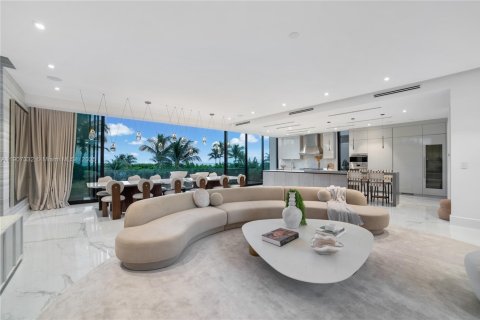 Villa ou maison à vendre à Miami Beach, Floride: 6 chambres, 589.93 m2 № 1968643 - photo 10