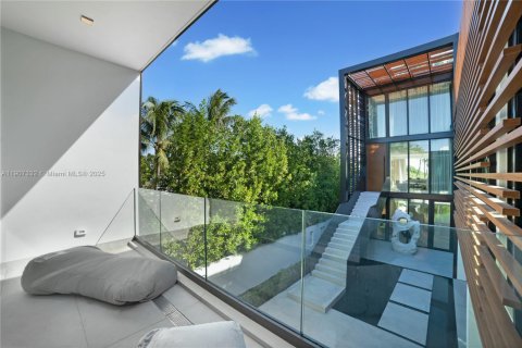 Villa ou maison à vendre à Miami Beach, Floride: 6 chambres, 589.93 m2 № 1968643 - photo 29