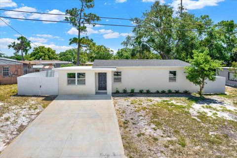 House in Clearwater, Florida 3 bedrooms, 102.47 sq.m. № 1915604 - photo 19