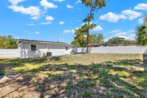 House in Clearwater, Florida 3 bedrooms, 102.47 sq.m. № 1915604 - photo 18