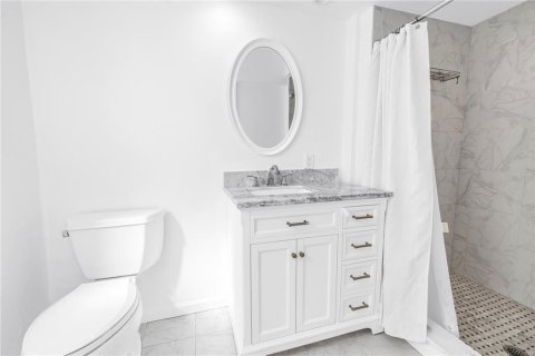 Condo in Saint Petersburg, Florida, 2 bedrooms № 2391471 - photo 27