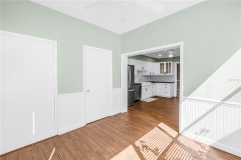 Condo in Saint Petersburg, Florida, 2 bedrooms № 2391471 - photo 13