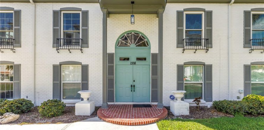Condo in Saint Petersburg, Florida, 2 bedrooms № 2391471
