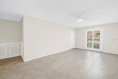 Condo in Saint Petersburg, Florida, 2 bedrooms № 2391471 - photo 7