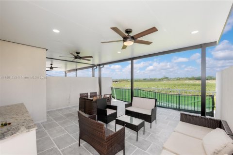 Adosado en venta en Homestead, Florida, 4 dormitorios, 129.88 m2 № 1981298 - foto 23