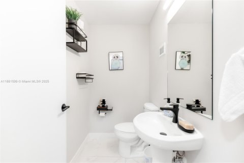 Adosado en venta en Homestead, Florida, 4 dormitorios, 129.88 m2 № 1981298 - foto 12