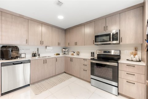 Adosado en venta en Homestead, Florida, 4 dormitorios, 129.88 m2 № 1981298 - foto 9