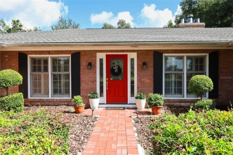 House in Longwood, Florida 4 bedrooms, 317.26 sq.m. № 2367012 - photo 2