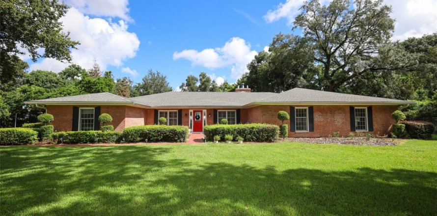 House in Longwood, Florida 4 bedrooms, 317.26 sq.m. № 2367012