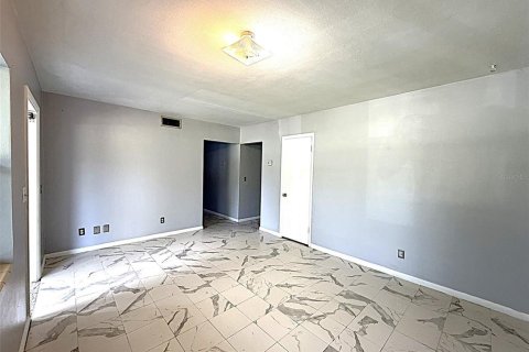 Appartement à louer à Lake Wales, Floride: 2 chambres, 83.61 m2 № 2385889 - photo 6