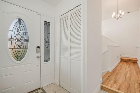 Купить виллу или дом в Хейнс-Сити, Флорида 9 комнат, 247.86м2, № 2324055 - фото 3