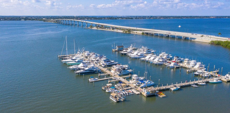 Condo in Jensen Beach, Florida, 2 bedrooms  № 408560