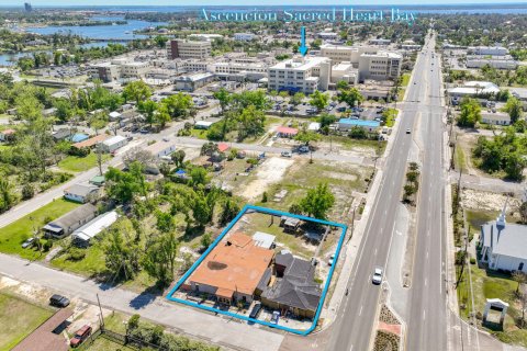 Commercial property in Panama City, Florida № 560694 - photo 1