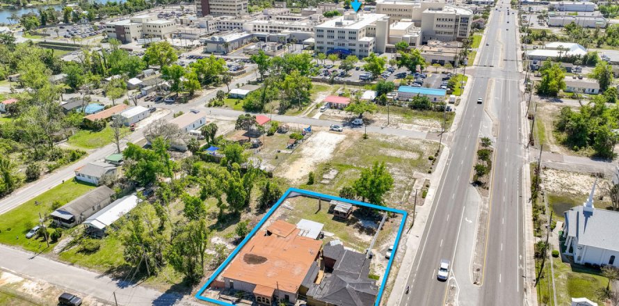 Commercial property in Panama City, Florida № 560694