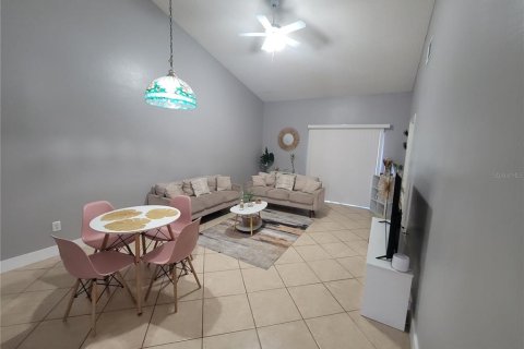 Casa en alquiler en Kissimmee, Florida, 3 dormitorios, 109.35 m2 № 1906180 - foto 2