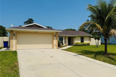 Villa ou maison à vendre à Edgewater, Floride: 3 chambres, 148.18 m2 № 1679441 - photo 2