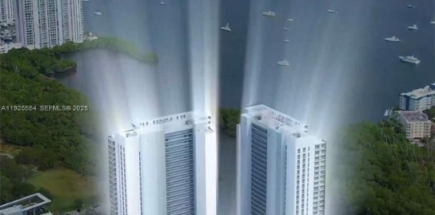 Casa en North Miami Beach, Florida 4 dormitorios, 104.33 m2 № 1984041