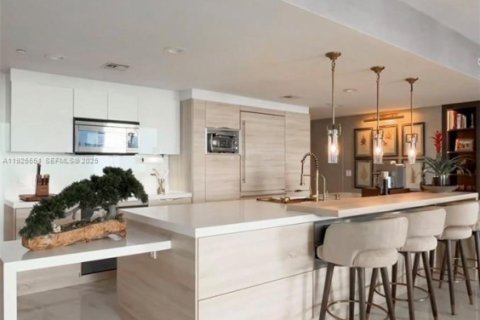 Casa en venta en North Miami Beach, Florida, 4 dormitorios, 104.33 m2 № 1984041 - foto 13