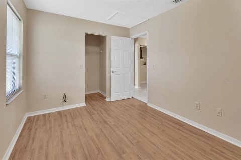 Duplex in De Leon Springs, Florida 4 bedrooms, 166.48 sq.m. № 1831666 - photo 25