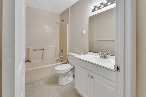 Duplex in De Leon Springs, Florida 4 bedrooms, 166.48 sq.m. № 1831666 - photo 12