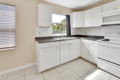 Duplex in De Leon Springs, Florida 4 bedrooms, 166.48 sq.m. № 1831666 - photo 20