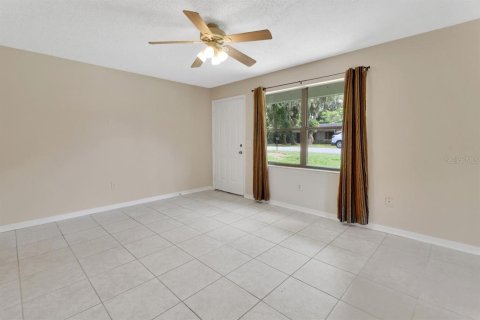 Duplex in De Leon Springs, Florida 4 bedrooms, 166.48 sq.m. № 1831666 - photo 16