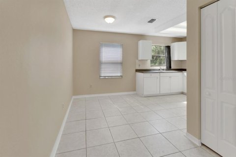 Duplex in De Leon Springs, Florida 4 bedrooms, 166.48 sq.m. № 1831666 - photo 21