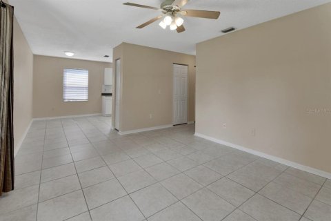 Duplex in De Leon Springs, Florida 4 bedrooms, 166.48 sq.m. № 1831666 - photo 18