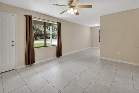 Duplex in De Leon Springs, Florida 4 bedrooms, 166.48 sq.m. № 1831666 - photo 17