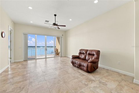 Condo in Orlando, Florida, 2 bedrooms  № 2369666 - photo 22