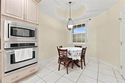 Condo in Orlando, Florida, 2 bedrooms  № 2369666 - photo 17