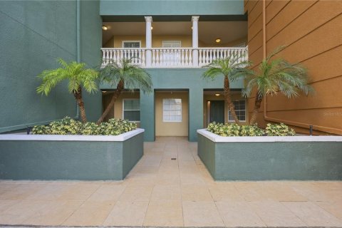 Condo in Orlando, Florida, 2 bedrooms  № 2369666 - photo 5