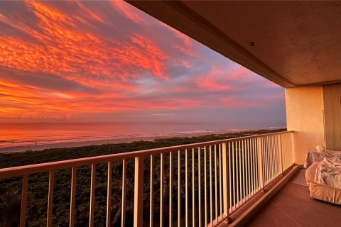 Condo in Cocoa Beach, Florida, 2 bedrooms  № 1757366 - photo 1