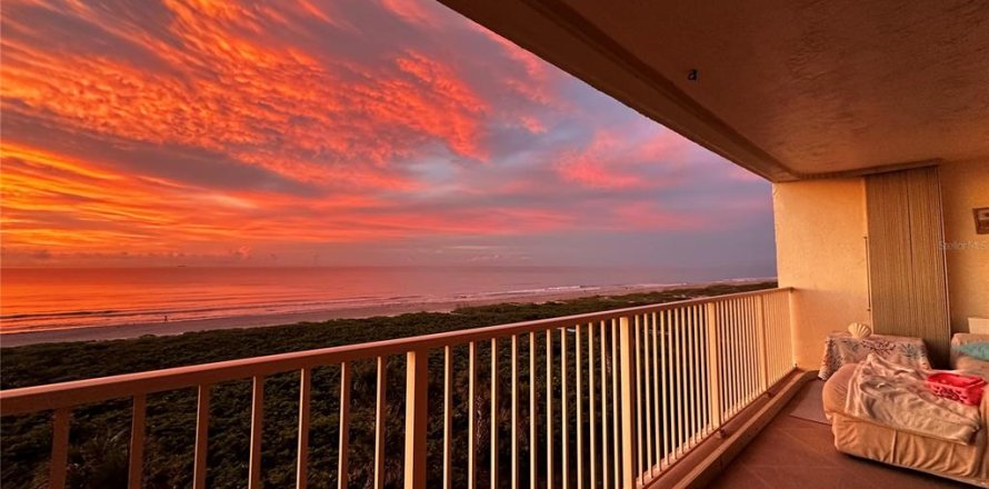 Condo in Cocoa Beach, Florida, 2 bedrooms № 1757366
