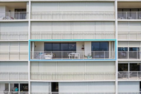 Condo in Cocoa Beach, Florida, 2 bedrooms  № 1757366 - photo 8