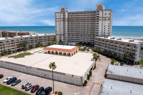 Condo in Cocoa Beach, Florida, 2 bedrooms  № 1757366 - photo 9