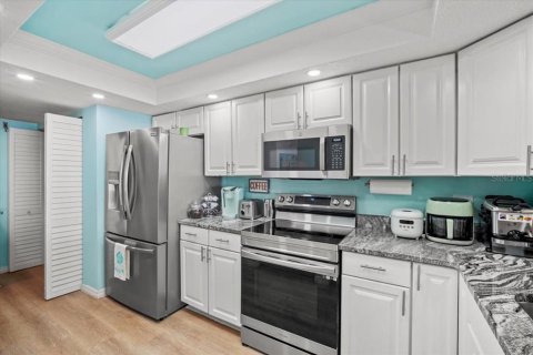 Condo in Cocoa Beach, Florida, 2 bedrooms  № 1757366 - photo 13