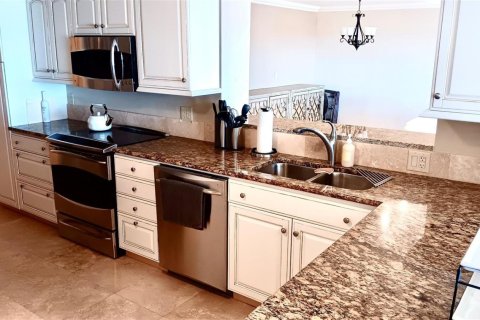 Condo in Lauderdale-by-the-Sea, Florida, 2 bedrooms  № 2382517 - photo 6