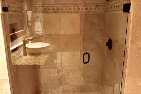 Condo in Lauderdale-by-the-Sea, Florida, 2 bedrooms  № 2382517 - photo 14