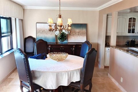 Condo in Lauderdale-by-the-Sea, Florida, 2 bedrooms  № 2382517 - photo 5